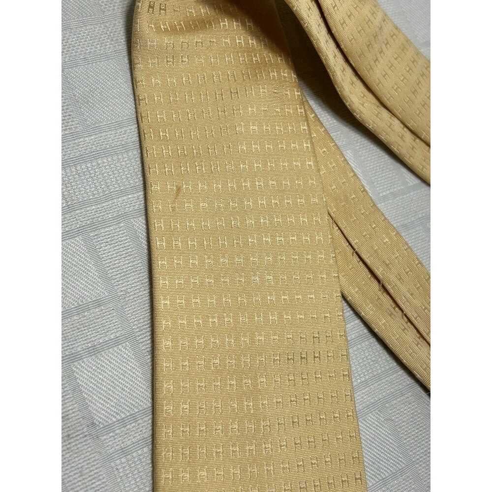 HERMES Men Neck Tie Gold Beige Yellow Initial H All Over Print 100% Silk Vtg. - Picture 4 of 16